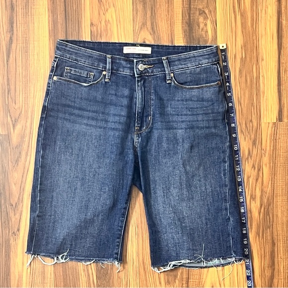 Signature by Levi Strauss Mid Rise Bermuda Stretch Jean Shorts – Size 28 - Picture 11 of 15